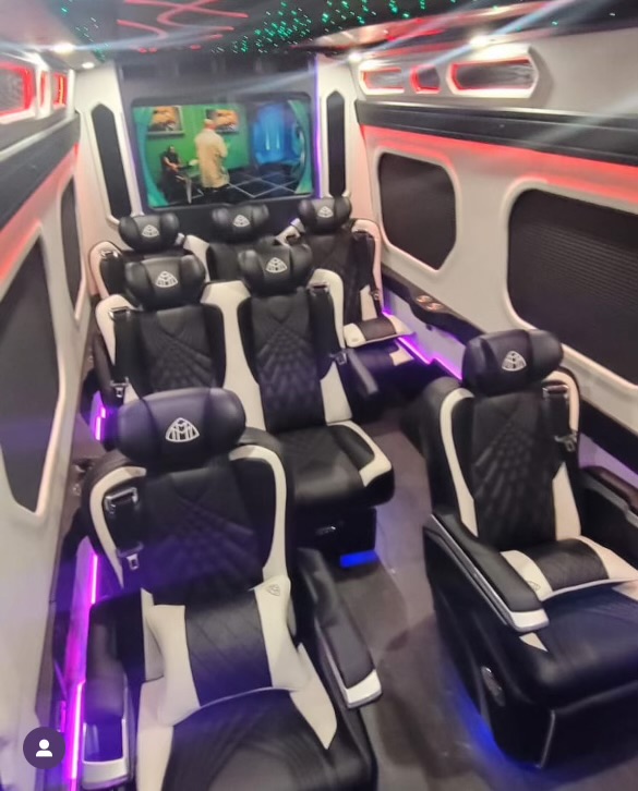Elite Charter Limousines & Shuttle Service  portfolio — 1